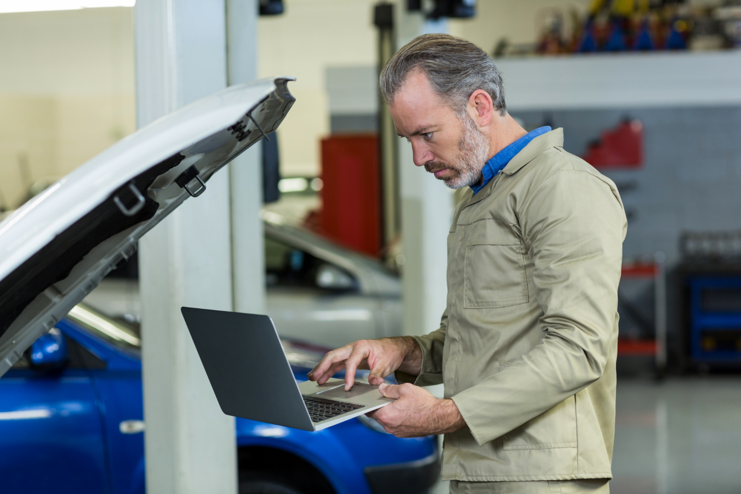 Perito de Automóviles: Funciones, Cuándo lo Necesitas y Cómo Contratar al Mejor Profesional