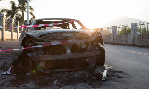 Informe pericial de incendio de vehículo. Contratar perito.